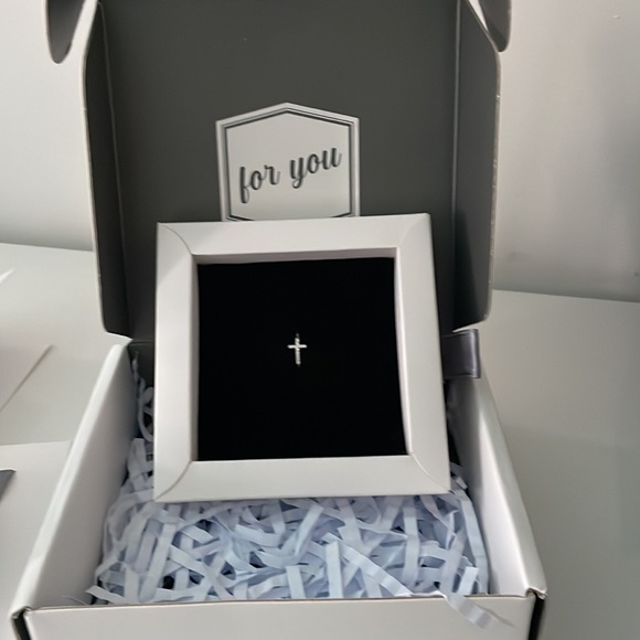 14K WHITE GOLD HELIOS DIAMOND CROSS RING - Picture 7 of 16